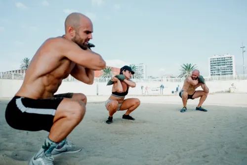 Sentadillas en grupo al aire libre